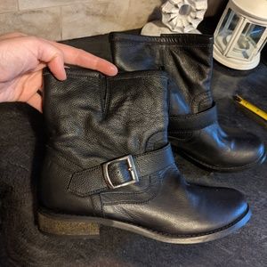 MIA LEATHER BLACK ANKLE BOOTS